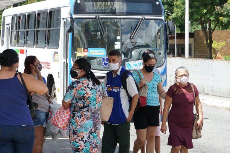 pontos_de_onibus_walla_santos_1_pandemia